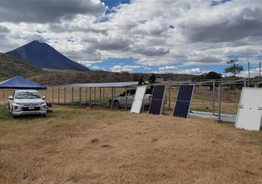 Sistema di pompaggio solare da 15 kW in Nicaragua
    