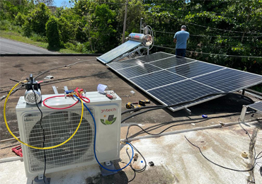 Sistema di climatizzazione solare di tipo ibrido da 24000 btu solare e AC a porto rico
